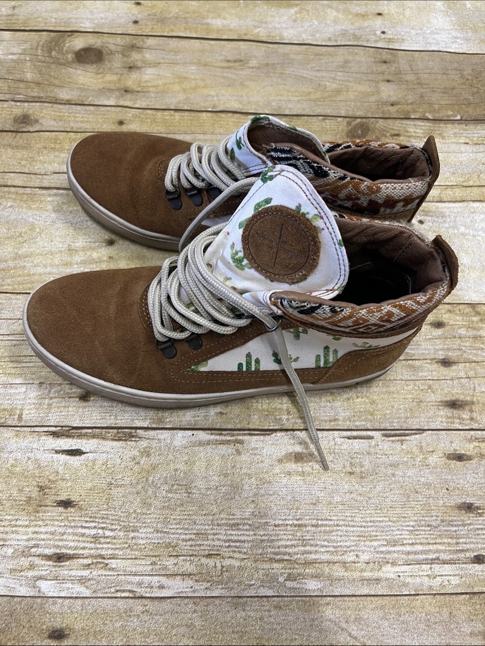 inkkas Brown Suede High-Top Sneakers with White Cactus Accent size 8